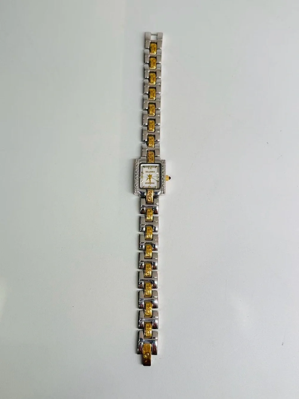Vintage ELGIN Women’s Two-Tone Quartz 17mm Watch Crystal Bezel New Battery Runs